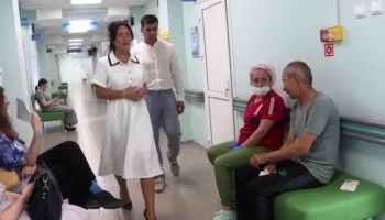Жители Волновахи проходят лечение в больнице, построенной Ямалом