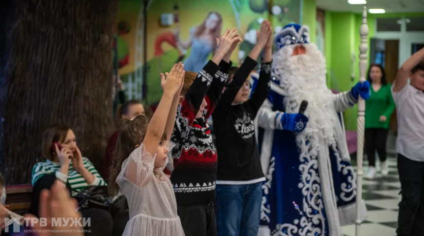 Заксобрание Ямала устроило новогоднюю ёлку для детей мобилизованных