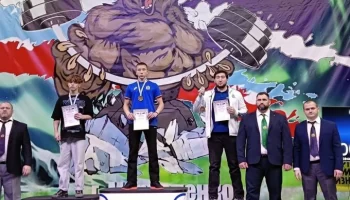 Кирилл Хартаганов и Иван Садков завоевали 6 медалей на соревнованиях по пауэрлифтингу
