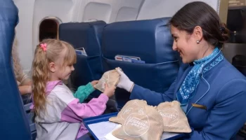 Маленькие пассажиры авиакомпании «Ямал» получат новогодние подарки