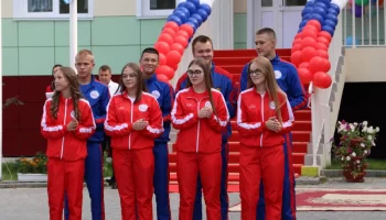 Олег Попов: Спортивные клубы района обеспечены новой тренировочной и парадной формой