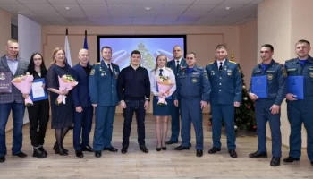 Дмитрий Артюхов вручил госнаграды сотрудникам МЧС