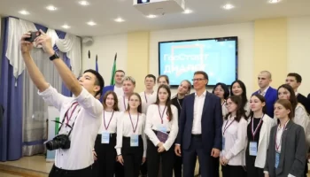 Олег Попов провел встречу со школьниками в рамках проекта «ГосСтарт»