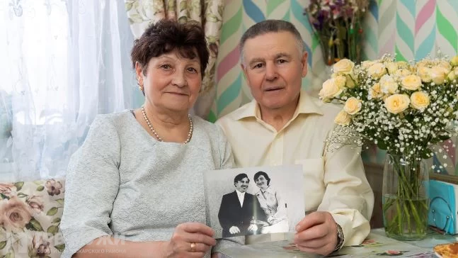 В Год семьи на Ямале вручили тысячную премию к юбилею совместной жизни